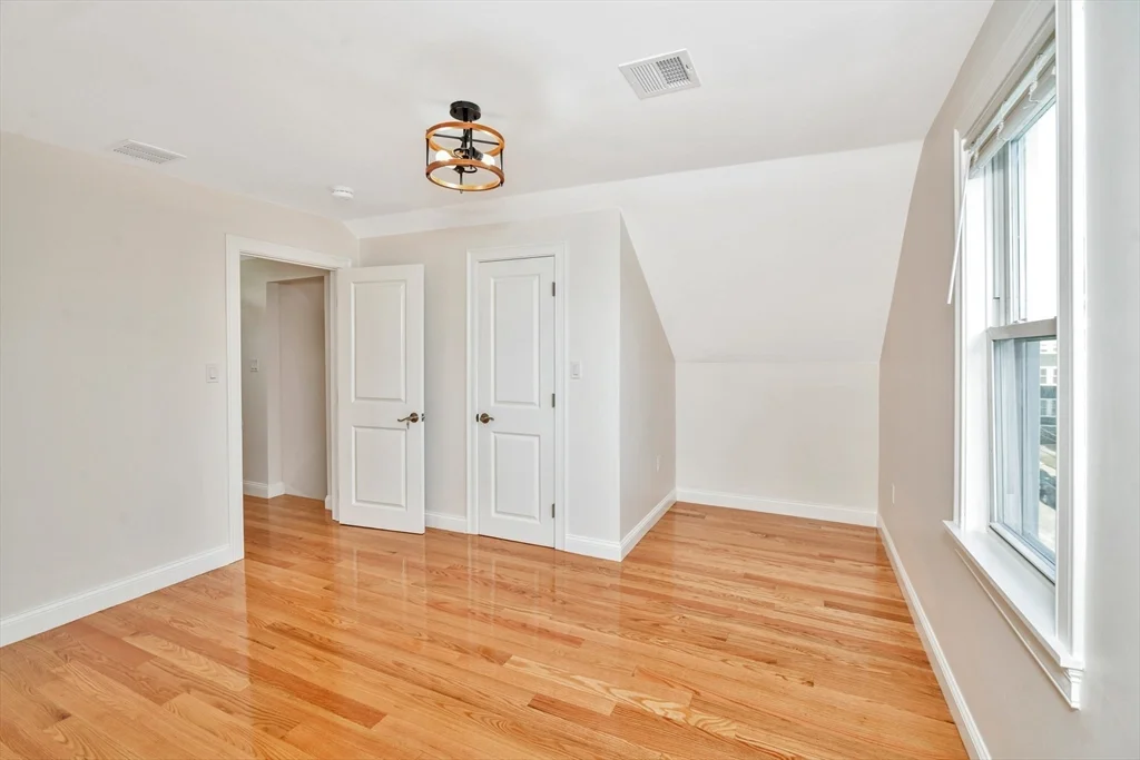 5 bed, 3 bath apartment for rent at 30 Hiawatha Rd Unit (#2), Mattapan — photo 6 of 14