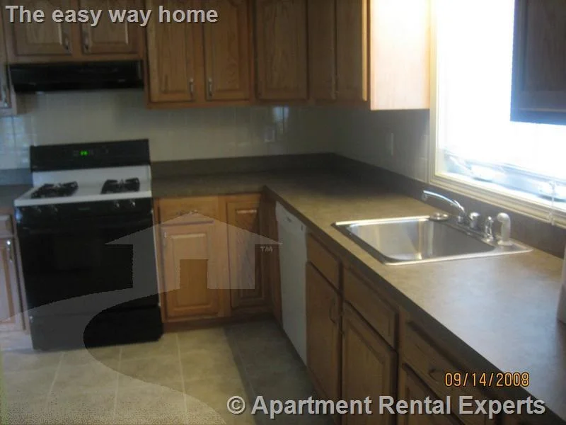 2 bed, 1 bath apartment for rent at 30 High St Unit 1, Tufts — photo 2 of 15