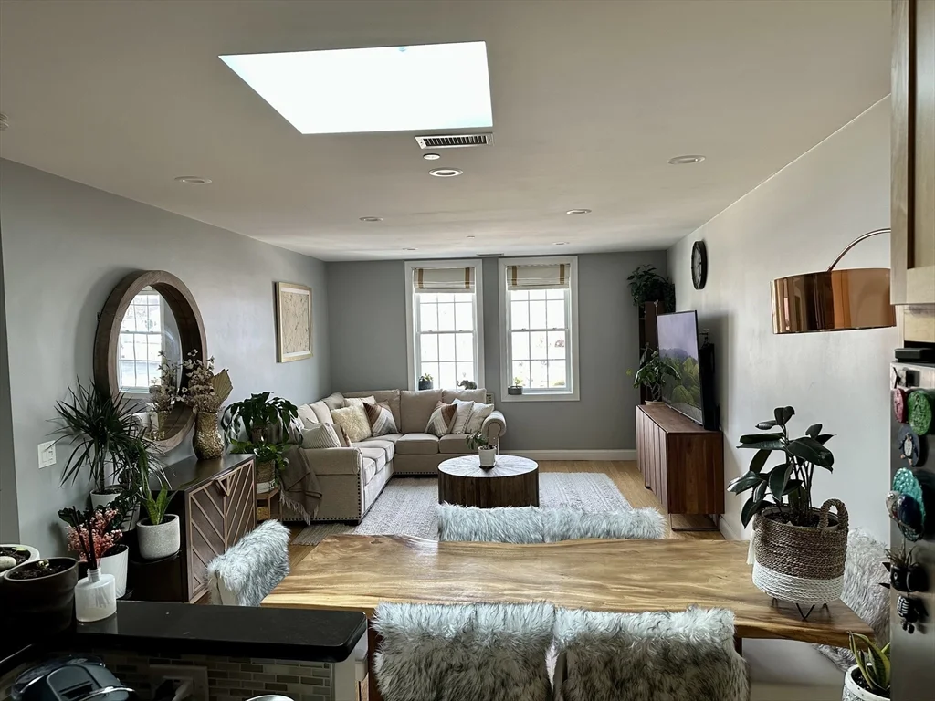 2 bed, 2 bath apartment for rent at 30 High St Unit 43, Medford — photo 1 of 19
