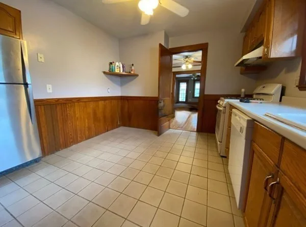 2 bed, 1 bath apartment for rent at 30 Holton St Unit 2, Tufts University — photo 6 of 11