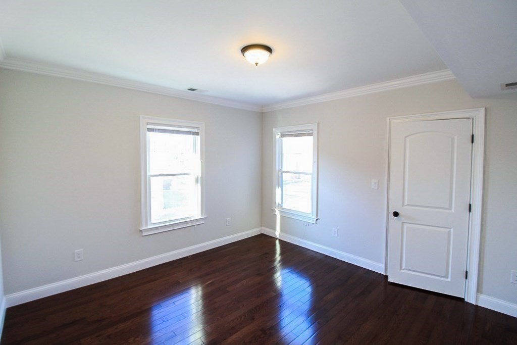5 bed, 3 bath apartment for rent at 30 Holton St Unit 30, Allston — photo 5 of 10