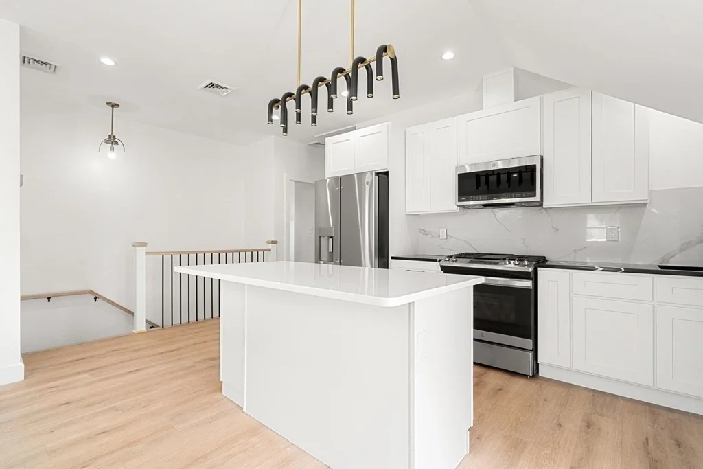 3 bed, 2 bath apartment for rent at 30 Howland Unit 3, Roxbury — photo 5 of 33