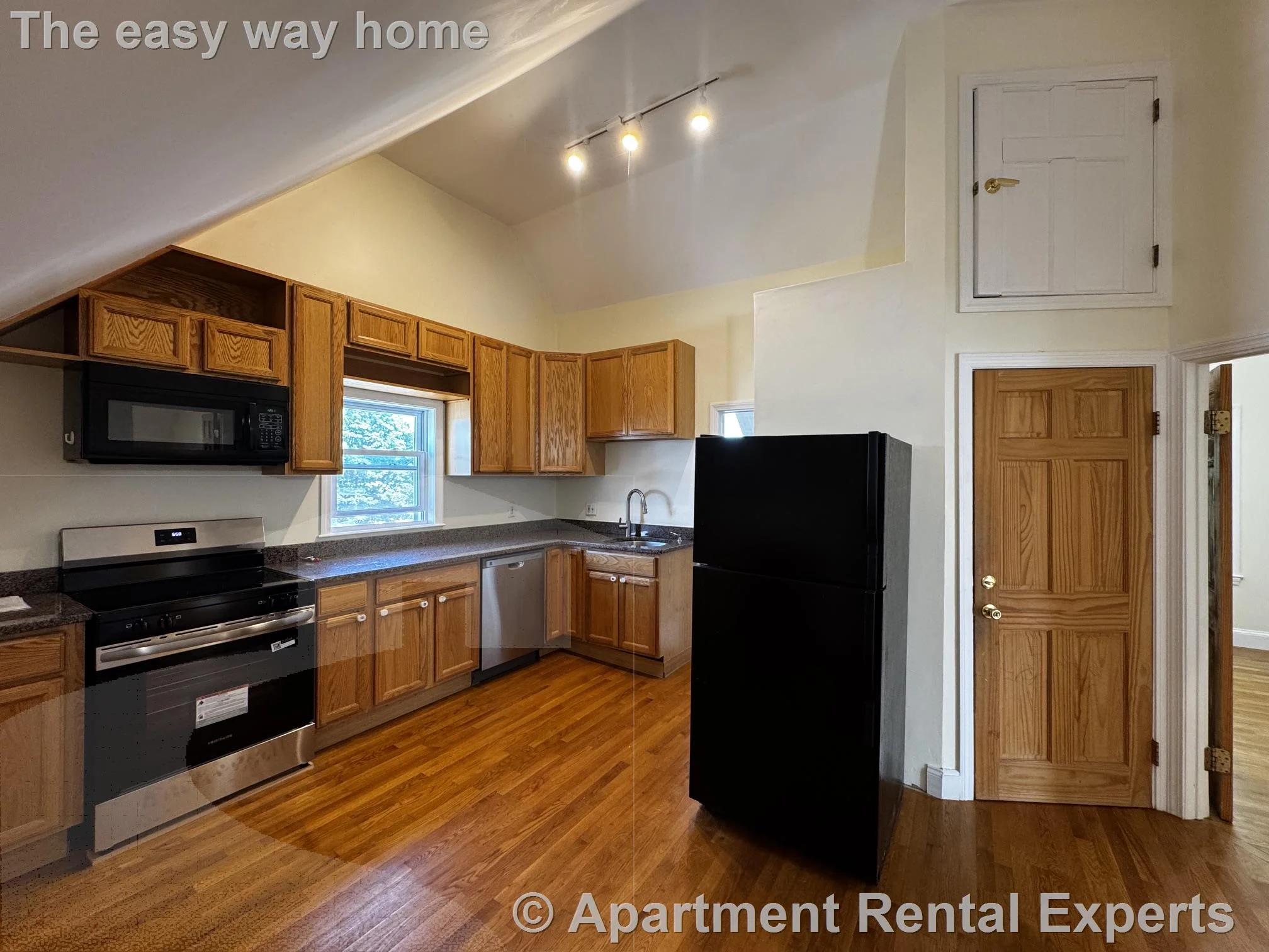 2 bed, 1 bath apartment for rent at 30 Hume Ave Unit 3, Tufts — photo 2 of 10