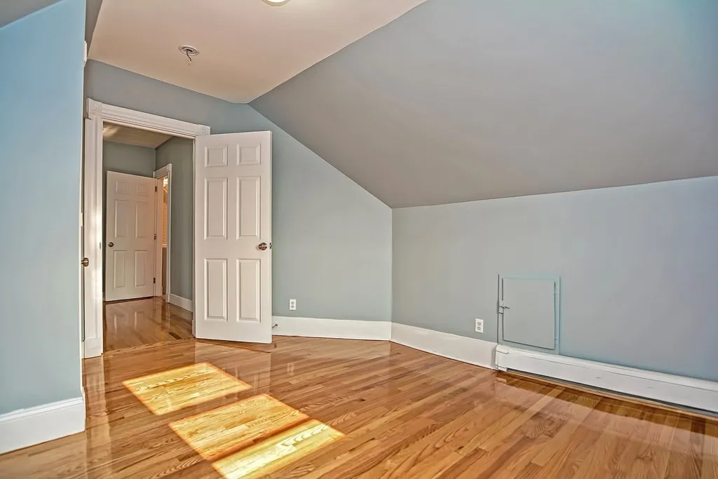 5 bed, 2 bath apartment for rent at 30 Humphreys Pl Unit 2, Dorchester — photo 6 of 10