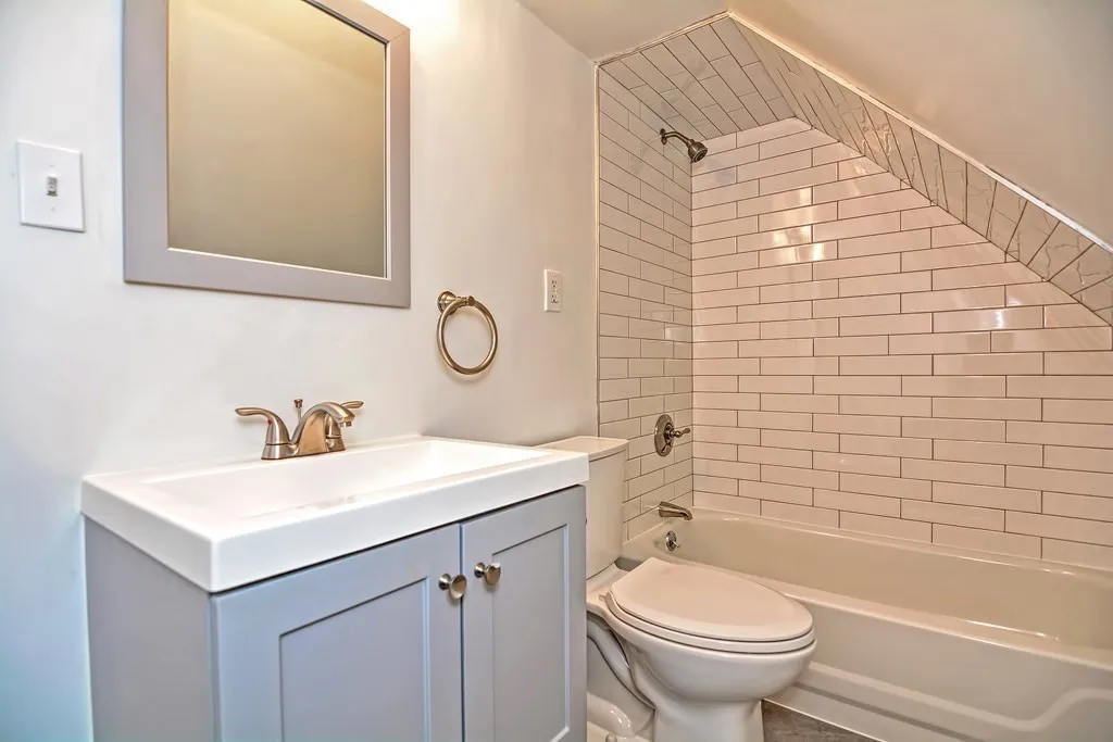 5 bed, 2 bath apartment for rent at 30 Humphreys Pl Unit 2, Dorchester — photo 7 of 10