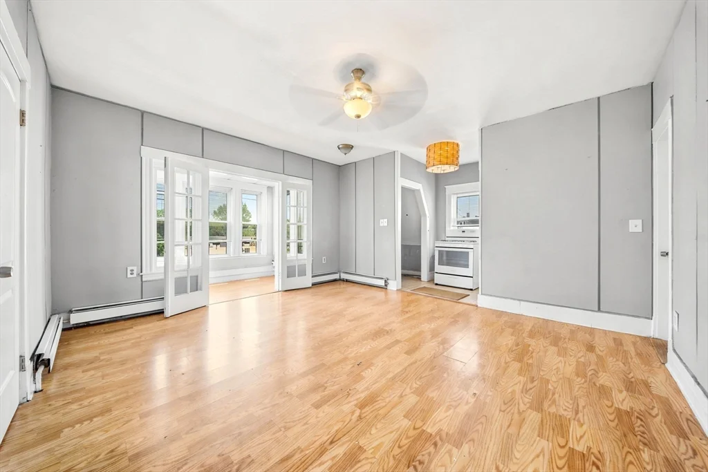 Studio bed, 1 bath apartment for rent at 30 Irwin St Unit 3, Winthrop — photo 2 of 8