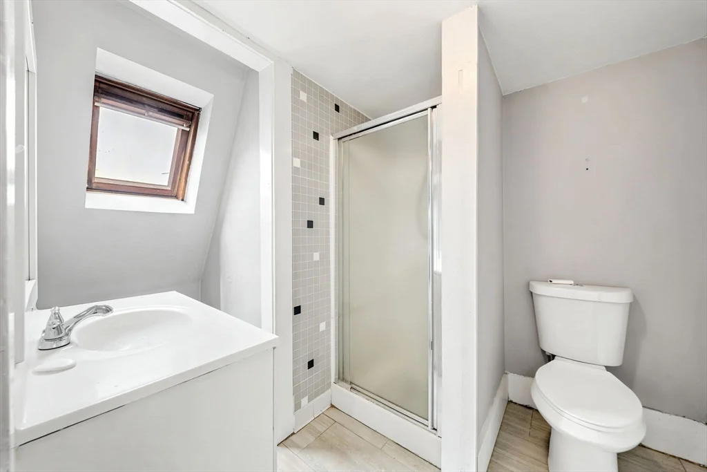 Studio bed, 1 bath apartment for rent at 30 Irwin St Unit 3, Winthrop — photo 5 of 8
