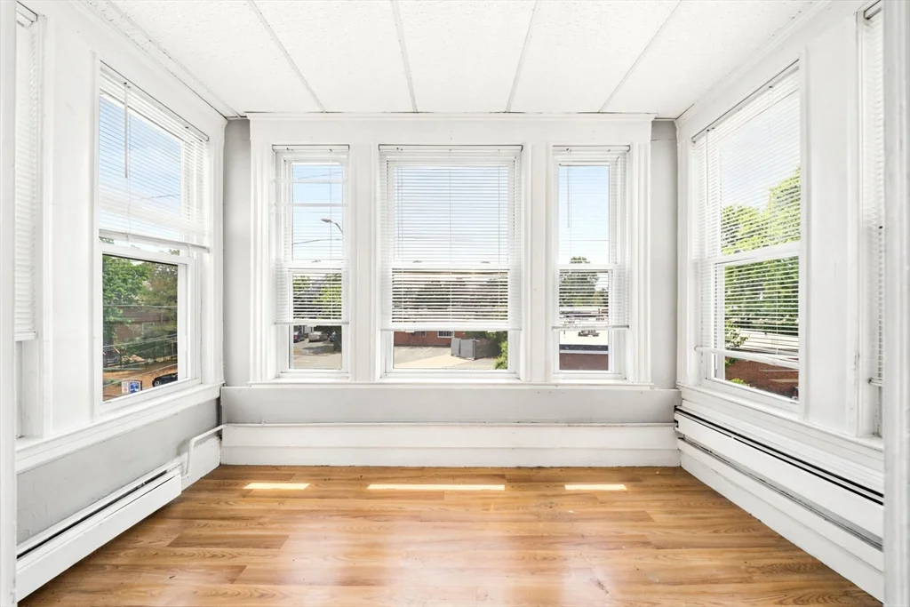 Studio bed, 1 bath apartment for rent at 30 Irwin St Unit 3, Winthrop — photo 3 of 8