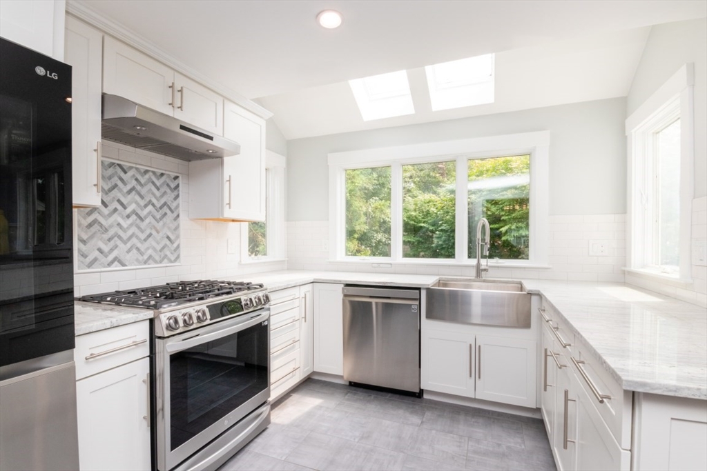 4 bed, 2 bath apartment for rent at 30 Ithaca Circle, Newton Lower Falls — photo 2 of 20