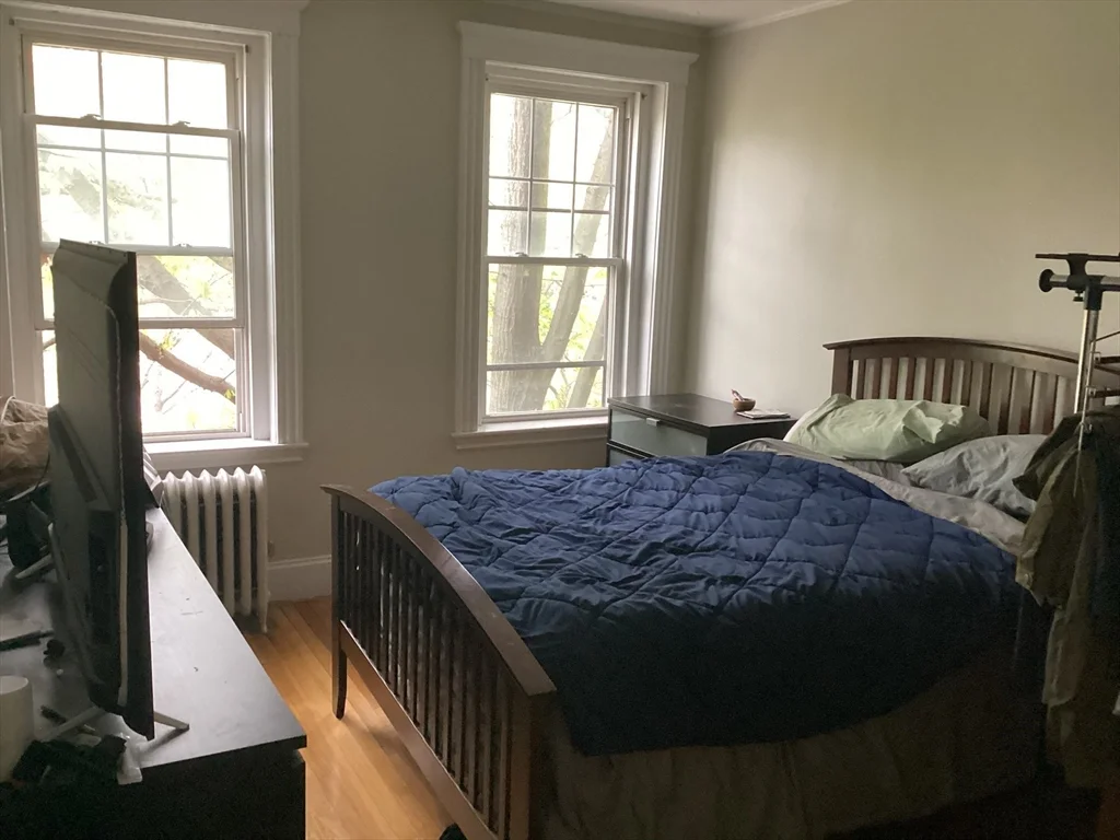 1 bed, 1 bath apartment for rent at 30 Jamaicaway Unit 10, Jamaica Plain — photo 5 of 10
