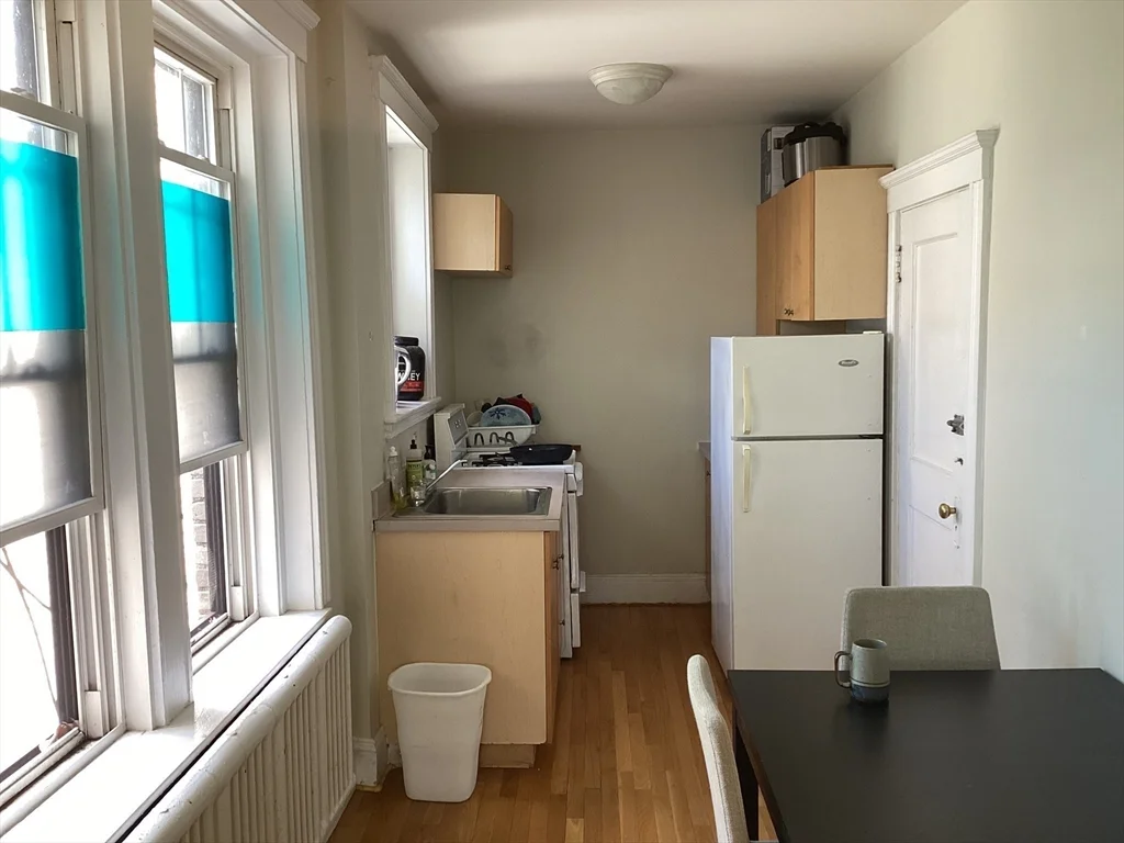 1 bed, 1 bath apartment for rent at 30 Jamaicaway Unit 10, Jamaica Plain — photo 6 of 10