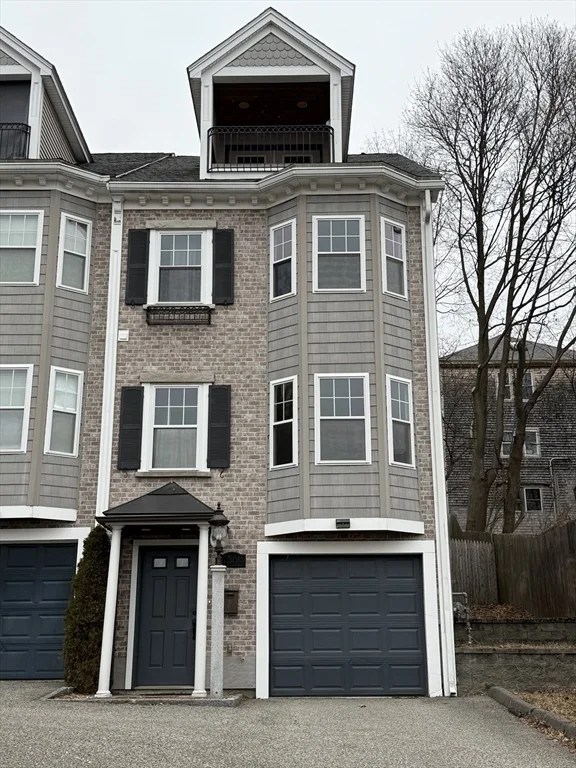 3 bed, 2 bath apartment for rent at 30 Johnson St Unit 1, Worcester — photo 1 of 24