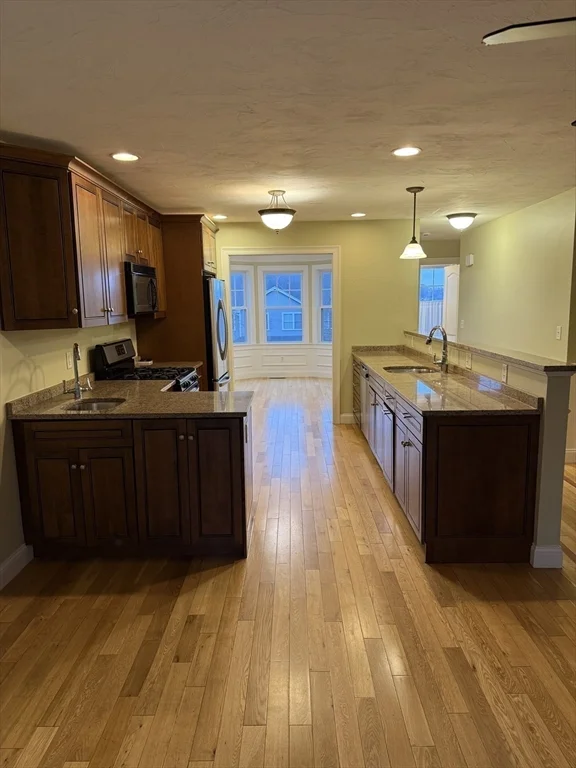 3 bed, 2 bath apartment for rent at 30 Johnson St Unit 1, Worcester — photo 4 of 24