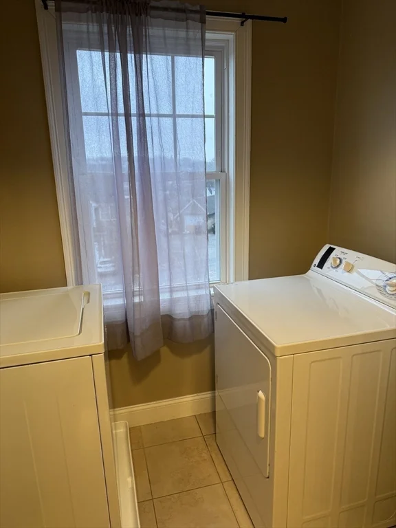 3 bed, 2 bath apartment for rent at 30 Johnson St Unit 1, Worcester — photo 22 of 24