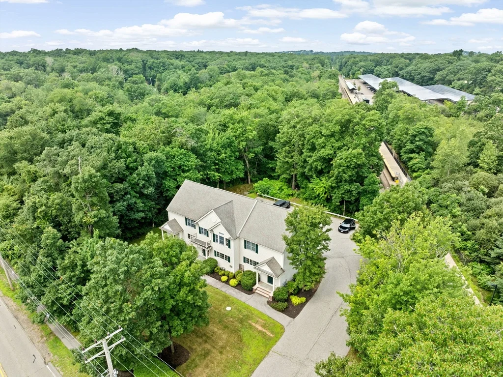 3 bed, 1 bath apartment for rent at 30 Kilby St Unit 2, Hingham — photo 25 of 33