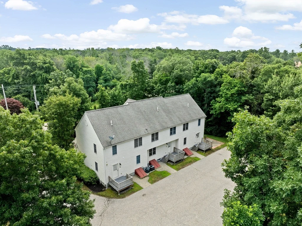 3 bed, 1 bath apartment for rent at 30 Kilby St Unit 2, Hingham — photo 23 of 33