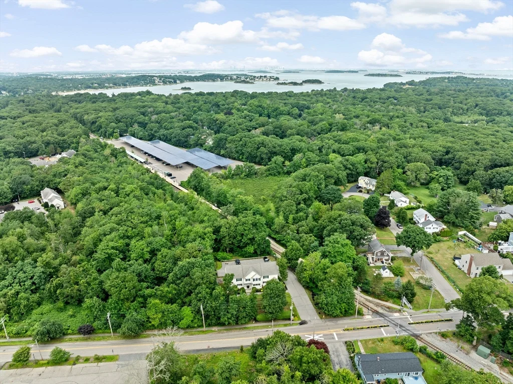 3 bed, 1 bath apartment for rent at 30 Kilby St Unit 2, Hingham — photo 30 of 33