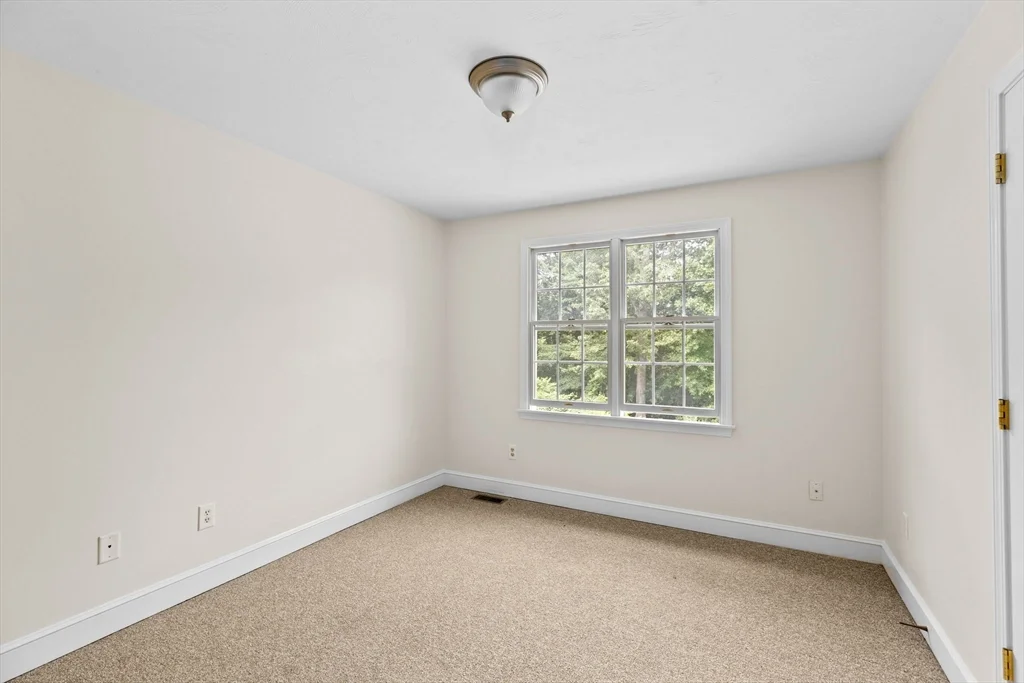3 bed, 1 bath apartment for rent at 30 Kilby St Unit 3, Hingham — photo 21 of 33