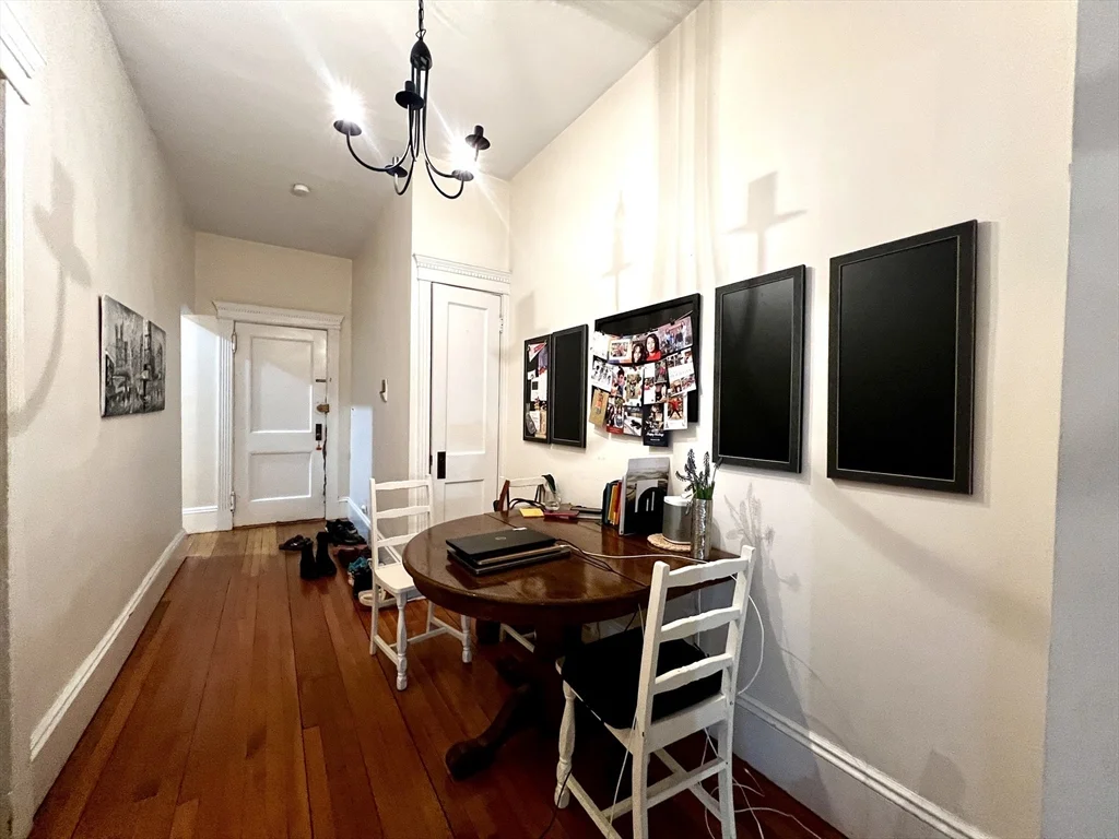 1 bed, 1 bath apartment for rent at 30 Kilsyth Rd Unit 2, Brookline — photo 3 of 10