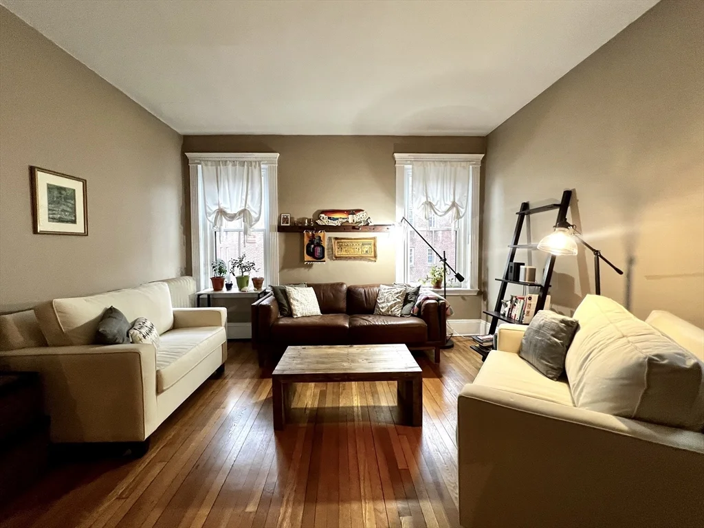 1 bed, 1 bath apartment for rent at 30 Kilsyth Rd Unit 2, Brookline — photo 1 of 10