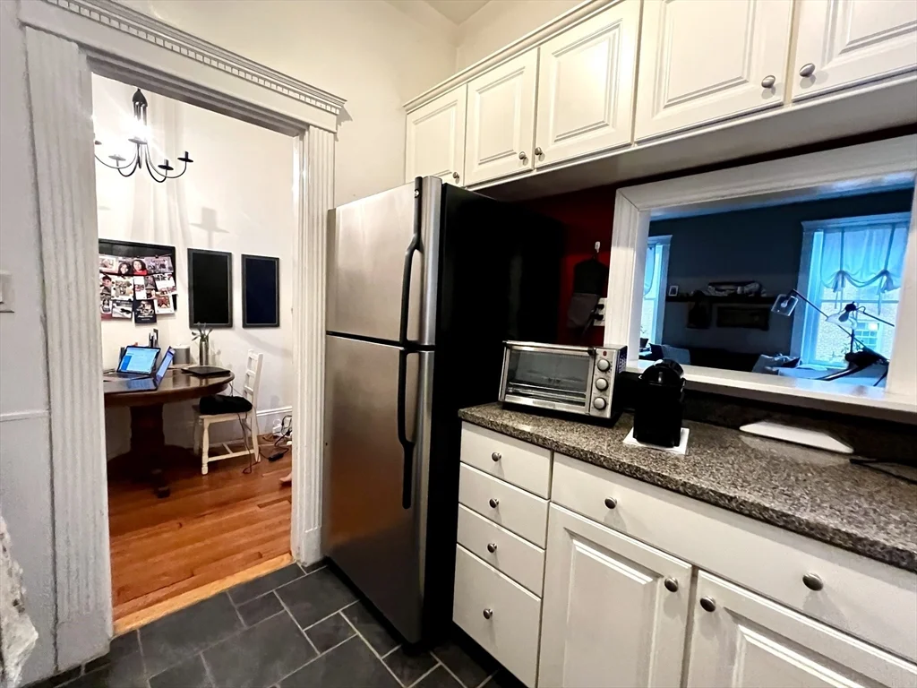 1 bed, 1 bath apartment for rent at 30 Kilsyth Rd Unit 2, Brookline — photo 4 of 10