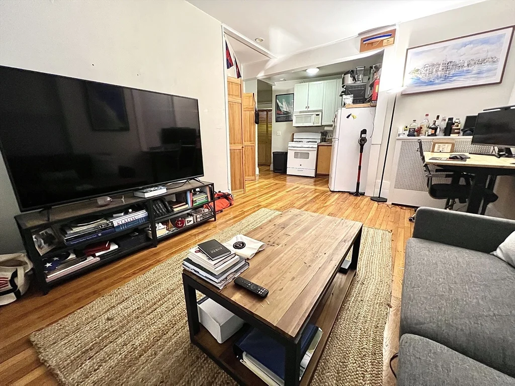 Studio bed, 1 bath apartment for rent at 30 Kinross Rd Unit 4, Brighton — photo 5 of 10