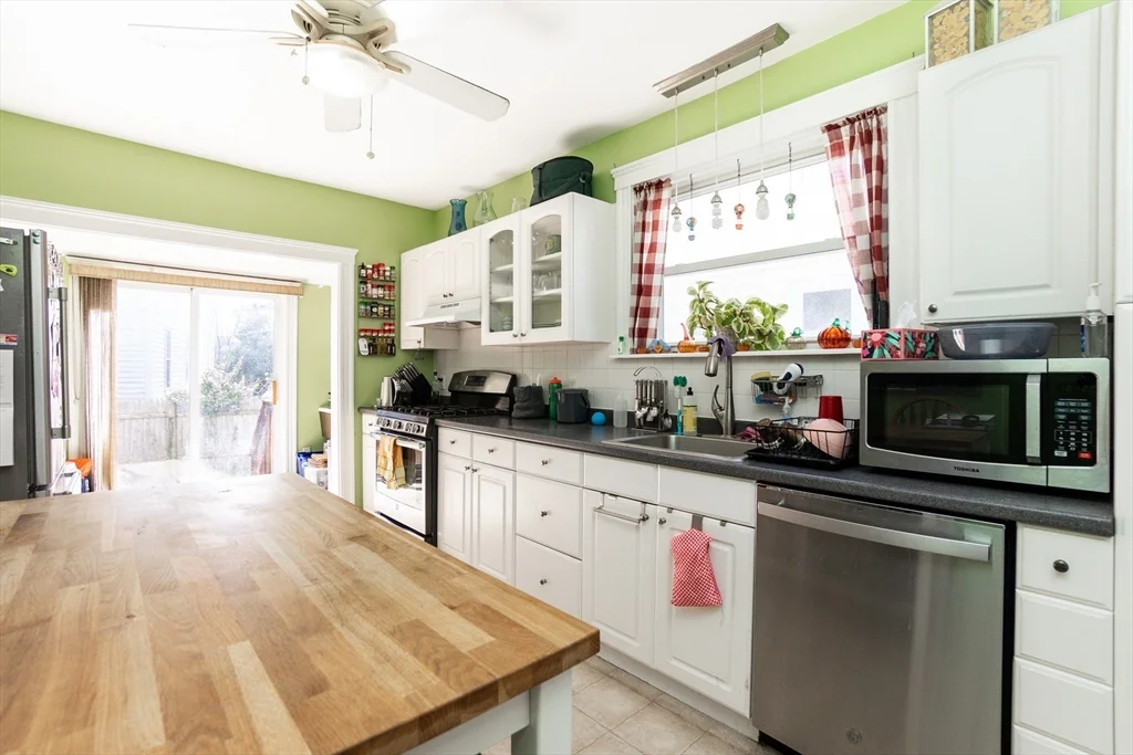3 bed, 2 bath apartment for rent at 30 Lafayette St Unit 30, Arlington — photo 6 of 24