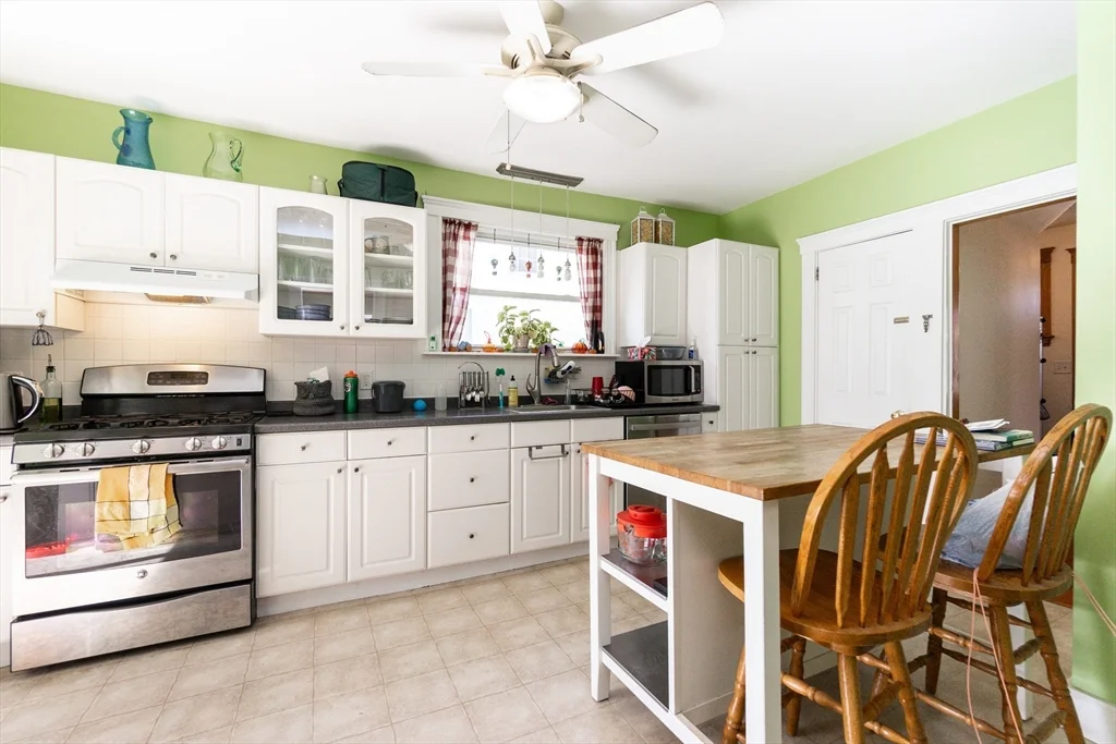 3 bed, 2 bath apartment for rent at 30 Lafayette St Unit 30, Arlington