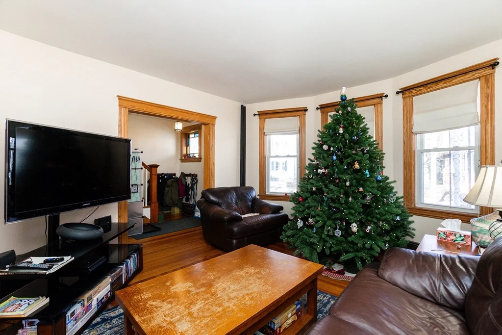 3 bed, 2 bath apartment for rent at 30 Lafayette St Unit 30, Arlington — photo 3 of 24