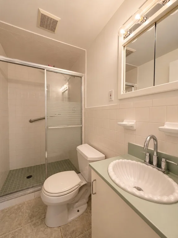 3 bed, 2 bath apartment for rent at 30 Lake Shore Ct Unit 1, Brighton — photo 11 of 15