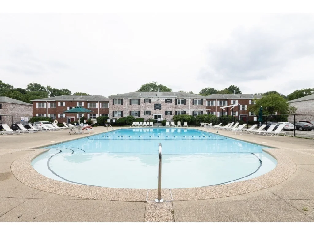 3 bed, 2 bath apartment for rent at 30 Lake Shore Ct Unit 1, Brighton — photo 14 of 15