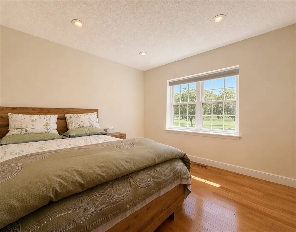 3 bed, 2 bath apartment for rent at 30 Lake Shore Ct Unit 1, Brighton — photo 6 of 15