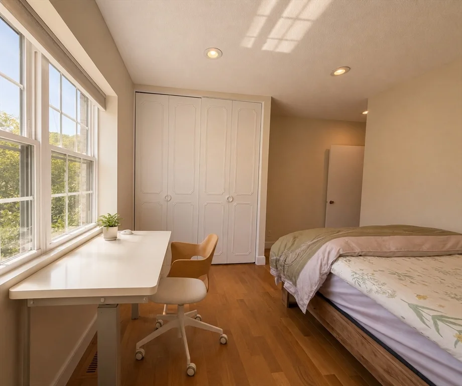 3 bed, 2 bath apartment for rent at 30 Lake Shore Ct Unit 1, Brighton — photo 9 of 15