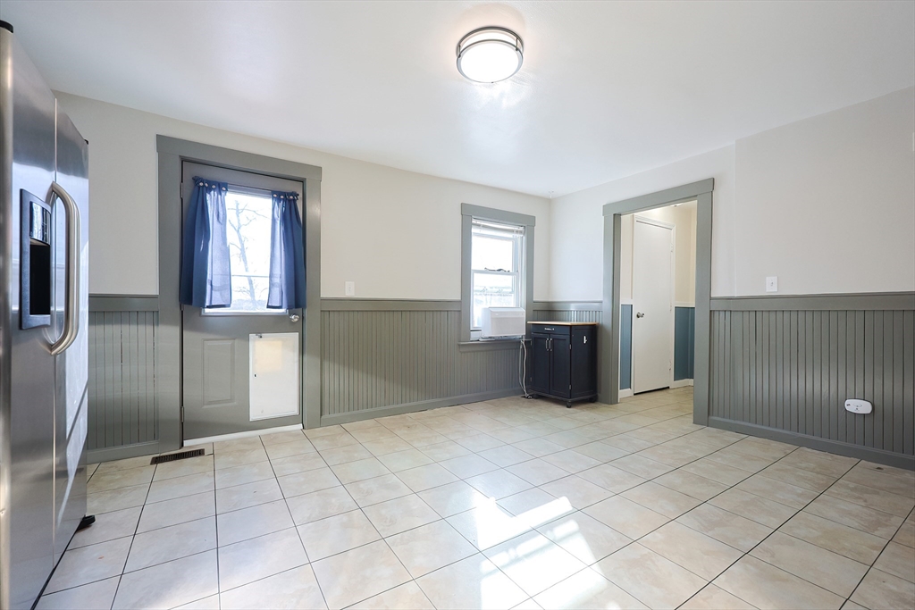2 bed, 1 bath apartment for rent at 30 Lawrence St, Milford — photo 7 of 31