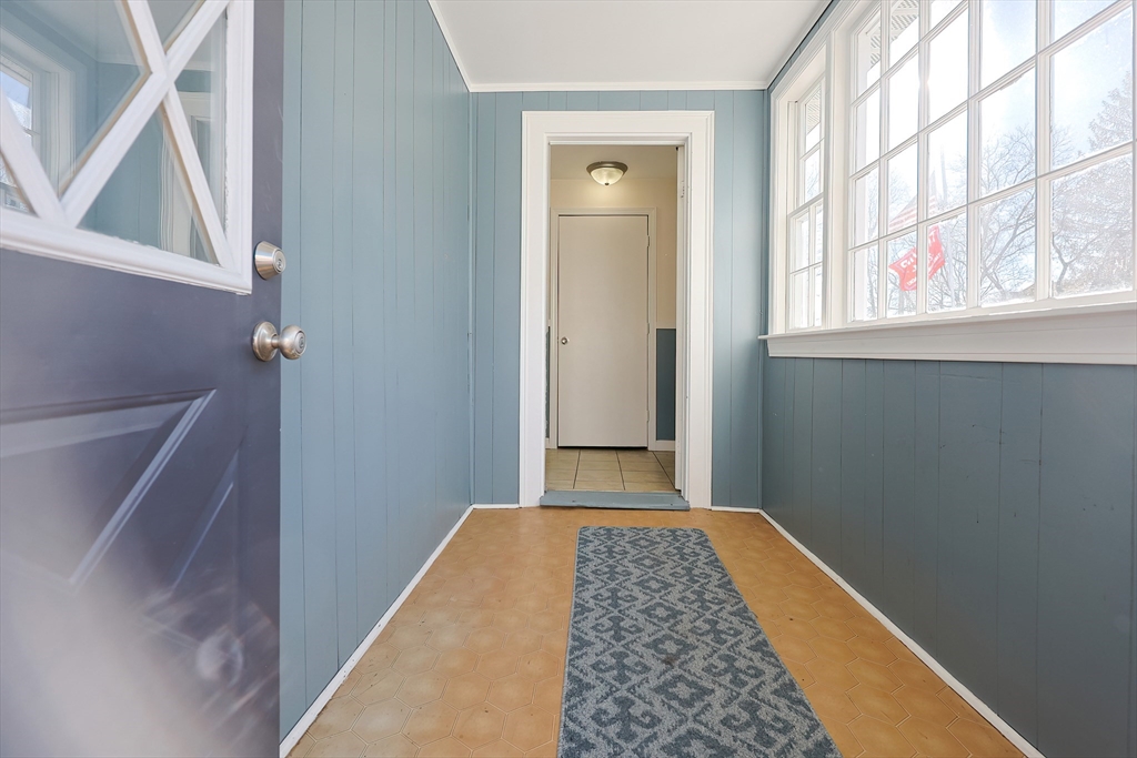 2 bed, 1 bath apartment for rent at 30 Lawrence St, Milford — photo 2 of 31