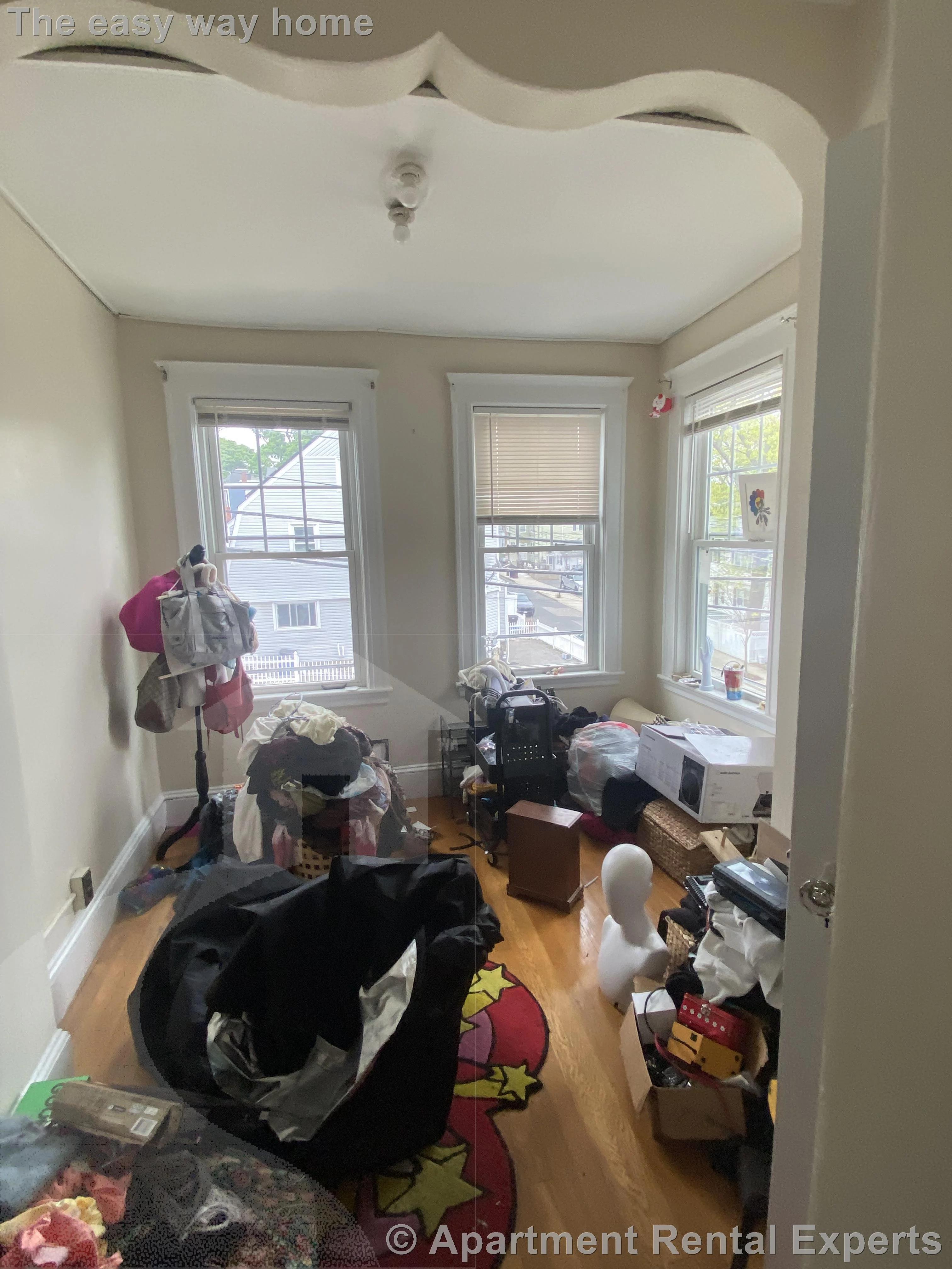 3 bed, 1 bath apartment for rent at 30 Lawrence Unit 2, Everett — photo 2 of 17