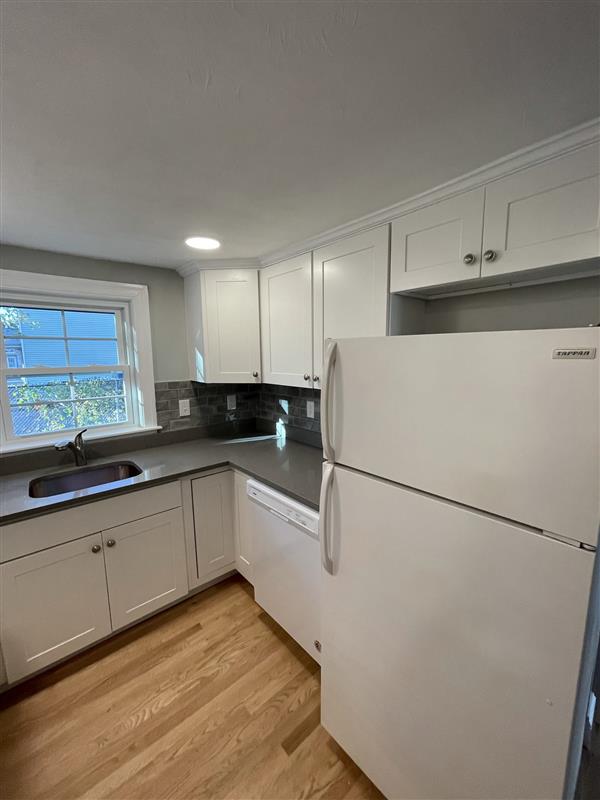 2 bed, 1 bath apartment for rent at 30 Linden Ave Unit 2, Spring Hill — photo 3 of 13