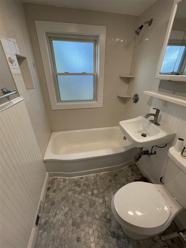 2 bed, 1 bath apartment for rent at 30 Linden Ave Unit 2, Spring Hill — photo 5 of 13