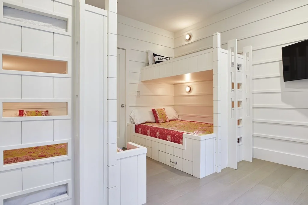 5 bed, 4+ bath apartment for rent at 30 Madequecham Valley Rd, Nantucket — photo 13 of 29