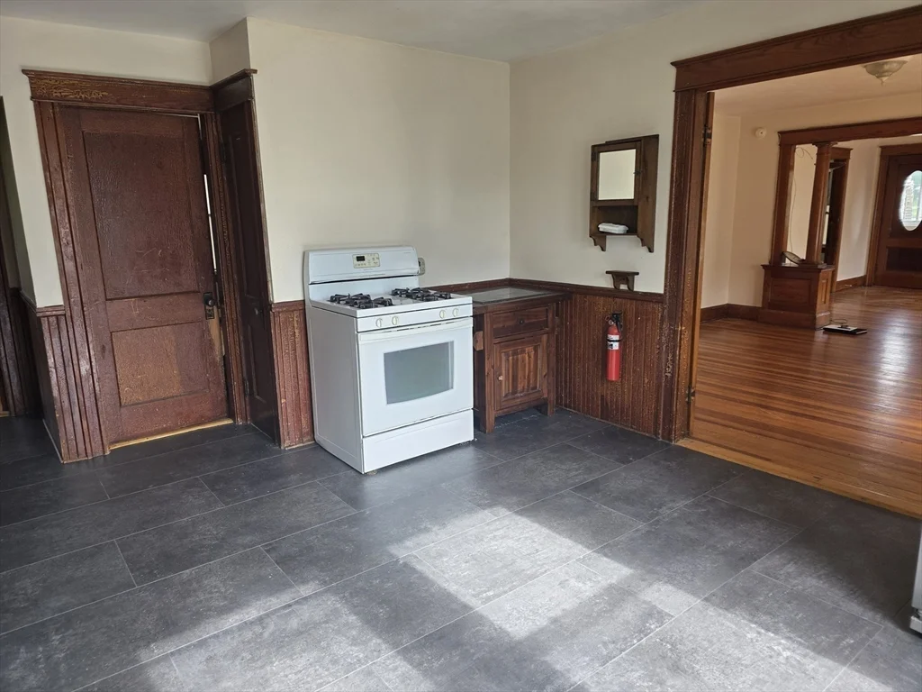 3 bed, 1 bath apartment for rent at 30 Main St Unit 2nd floor, Grafton — photo 7 of 17