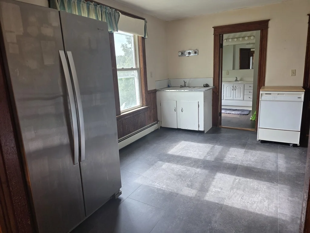 3 bed, 1 bath apartment for rent at 30 Main St Unit 2nd floor, Grafton — photo 6 of 17