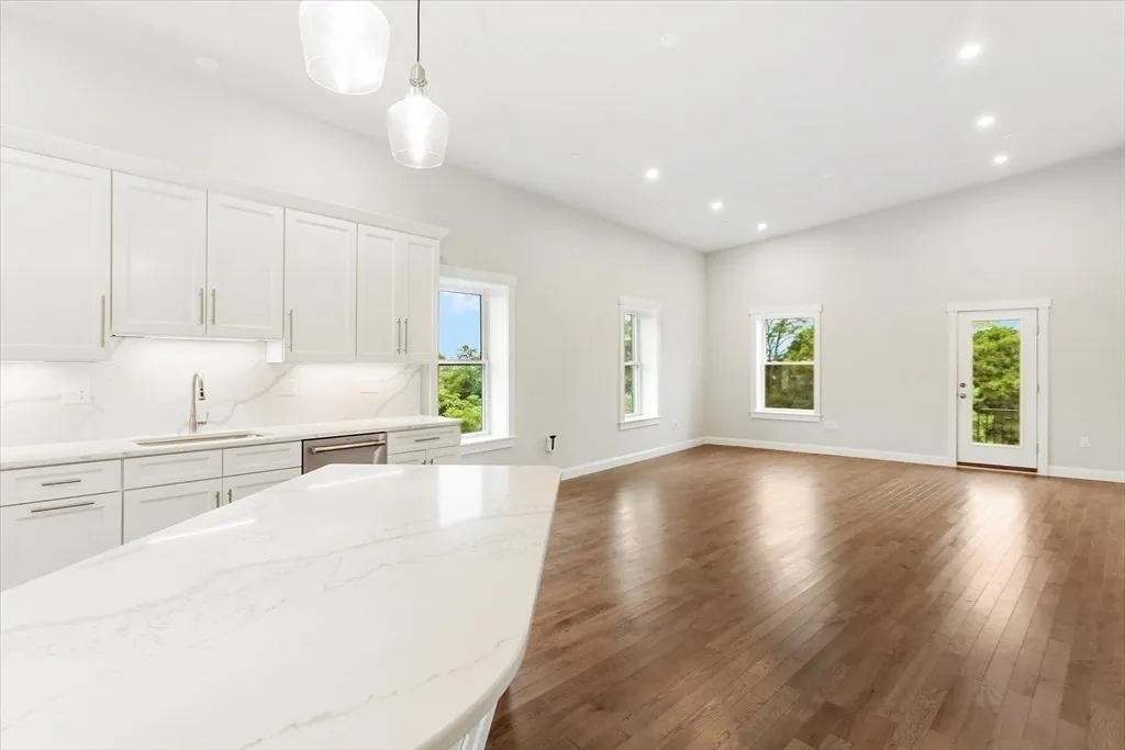 2 bed, 2 bath apartment for rent at 30 Main St Unit 4, Tufts University — photo 10 of 29