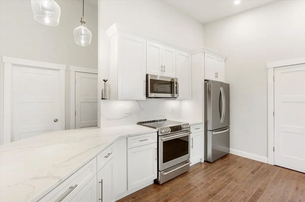 2 bed, 2 bath apartment for rent at 30 Main St Unit 4, Tufts University — photo 6 of 29