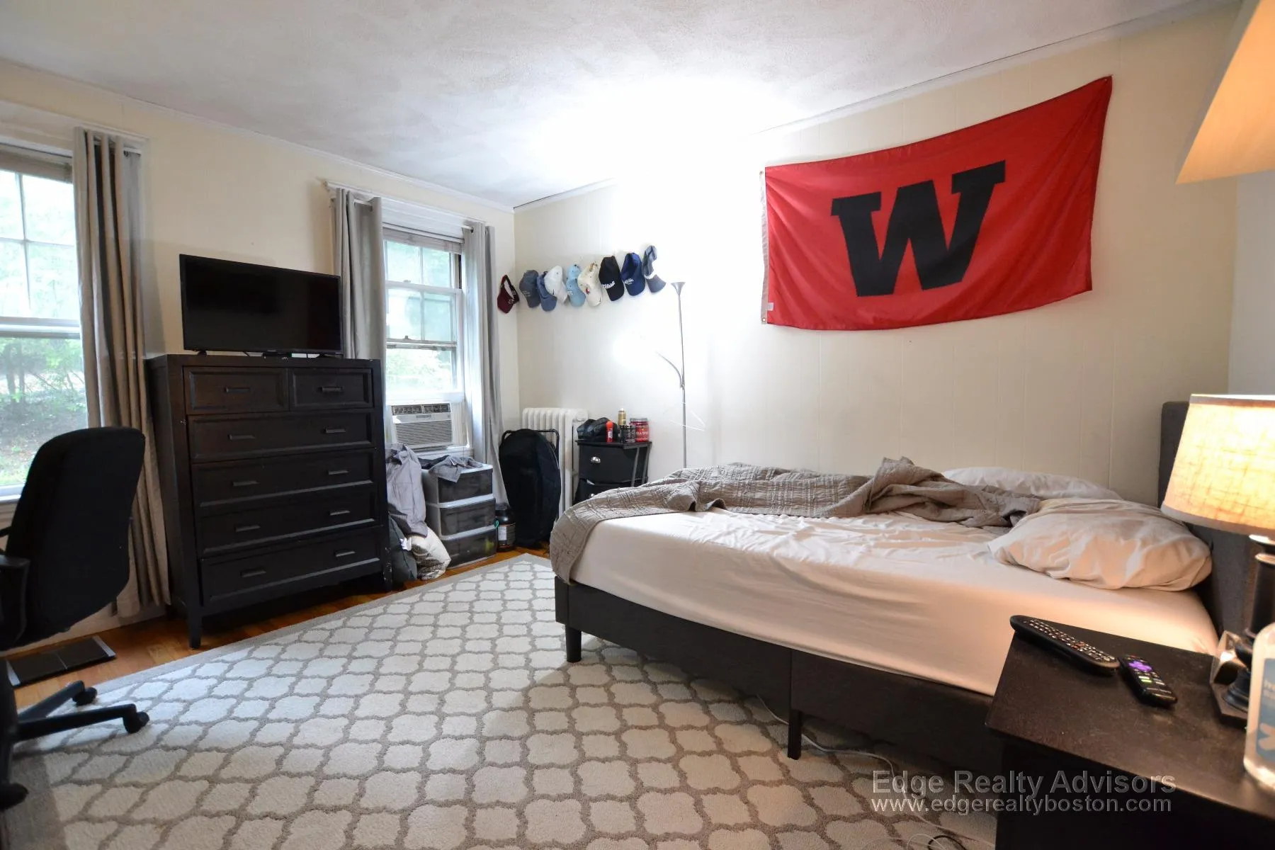 5 bed, 1.5 bath apartment for rent at 30 Manet Rd Unit 1, Chestnut Hill — photo 3 of 10