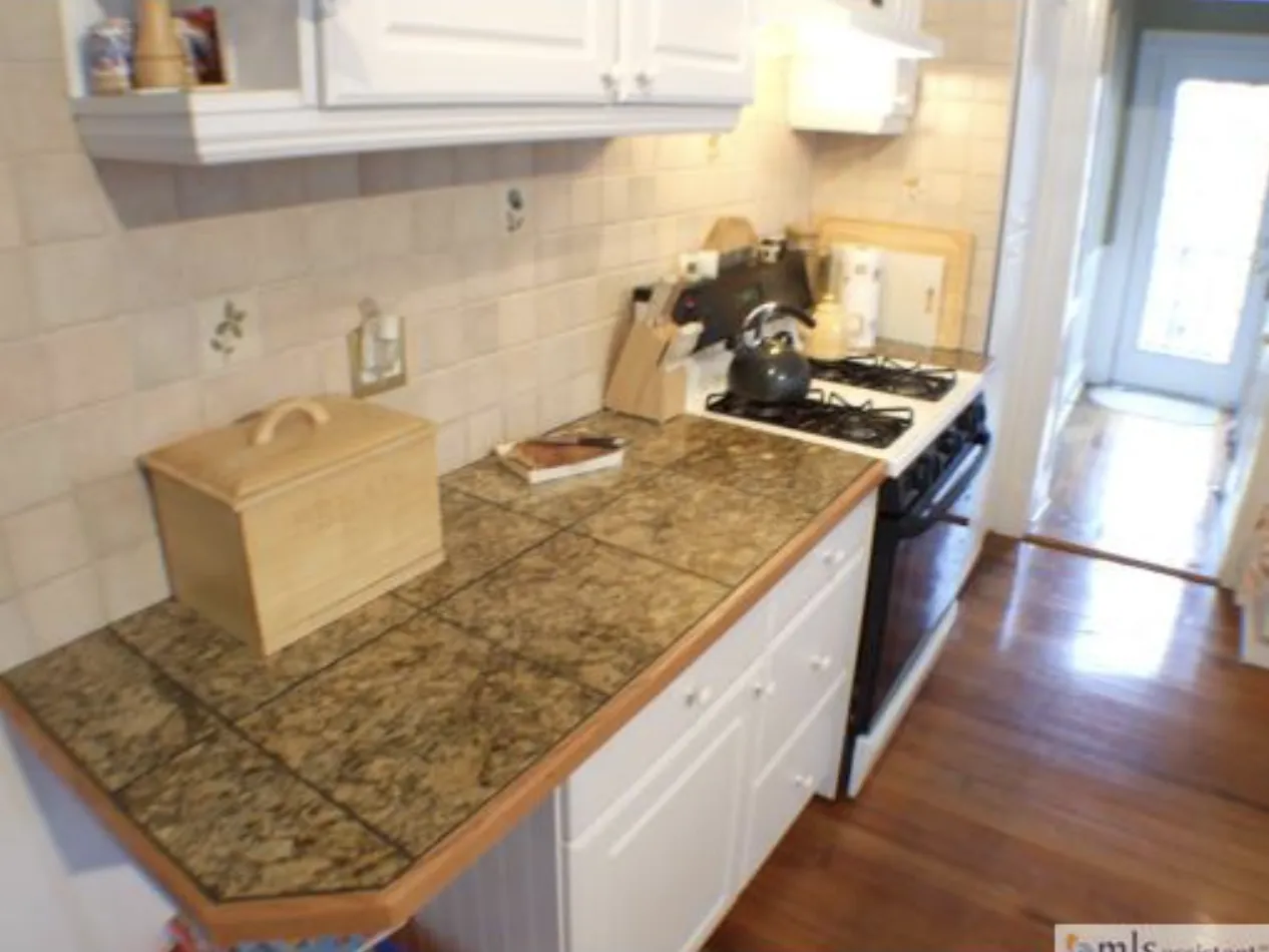 4 bed, 2 bath apartment for rent at 30 Manning St Unit 1, Medford — photo 4 of 11