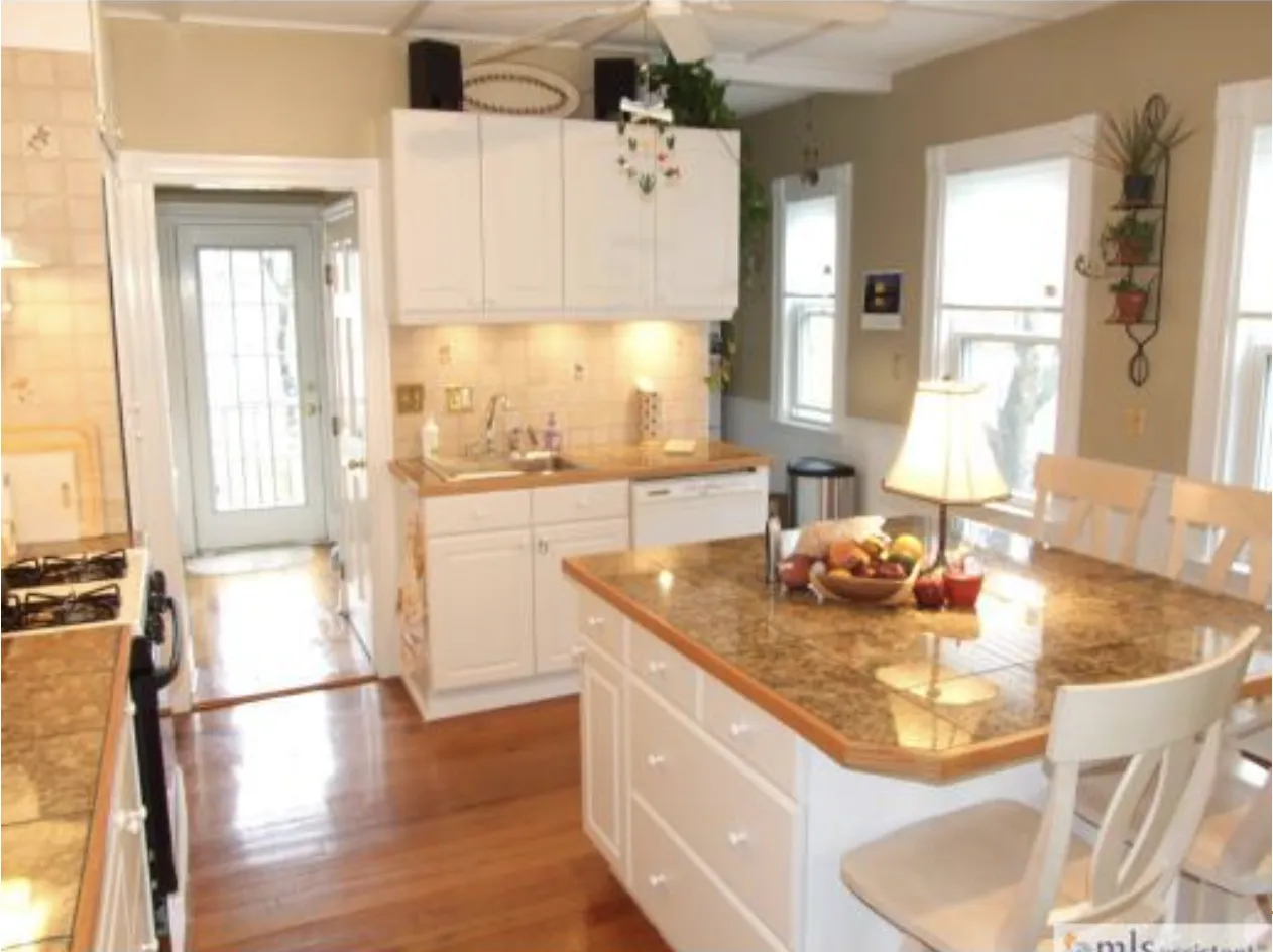 4 bed, 2 bath apartment for rent at 30 Manning St Unit 1, Medford — photo 1 of 11