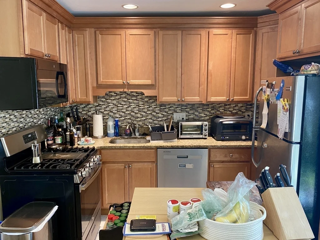 3 bed, 1 bath apartment for rent at 30 Maple Ave Unit 1, North Andover — photo 7 of 16