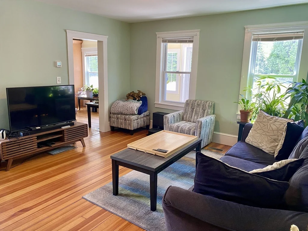 3 bed, 1 bath apartment for rent at 30 Maple Ave Unit 1, North Andover — photo 2 of 16