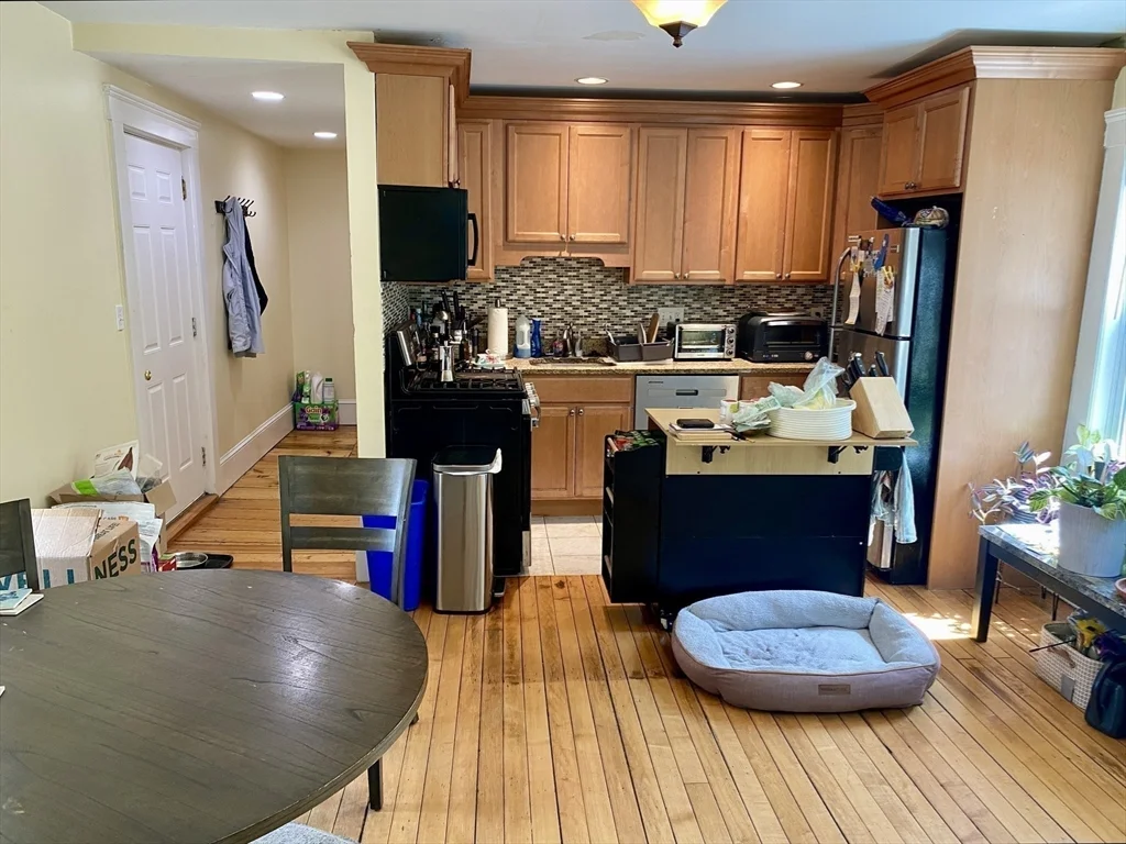 3 bed, 1 bath apartment for rent at 30 Maple Ave Unit 1, North Andover — photo 4 of 16
