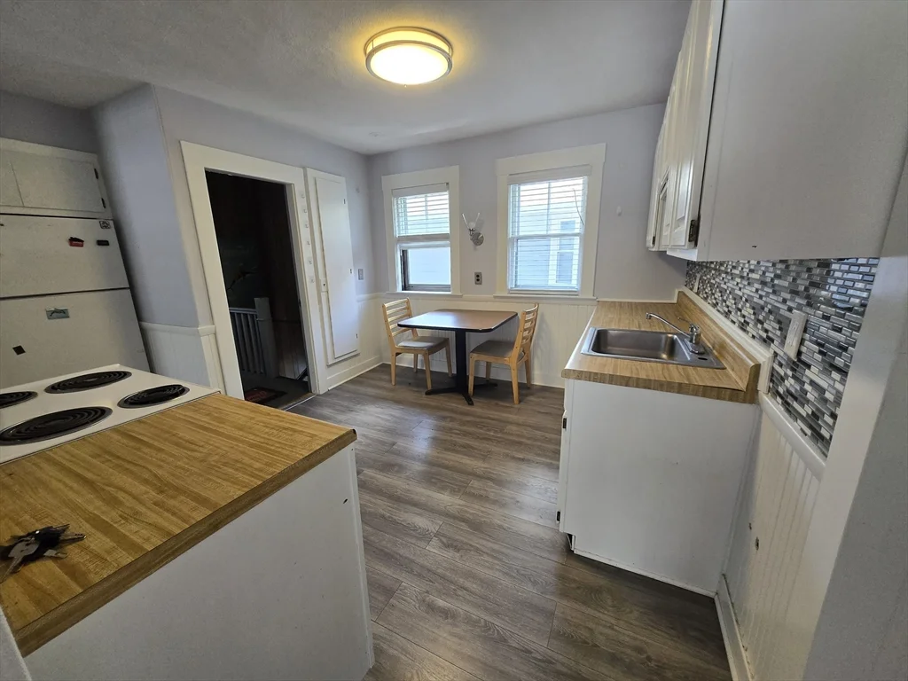 2 bed, 1 bath apartment for rent at 30 Maple Ave Unit 2, Medford — photo 11 of 17